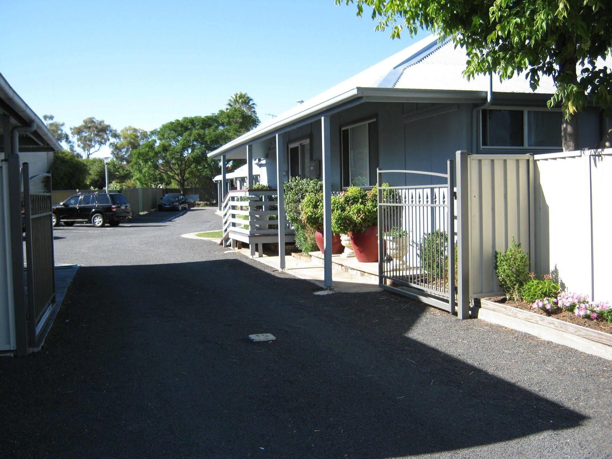 Canberra Ave Villas Queanbeyan Exterior foto